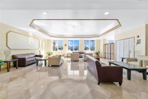 Condo in Miami, Florida, 2 bedrooms  № 2045379 - photo 27