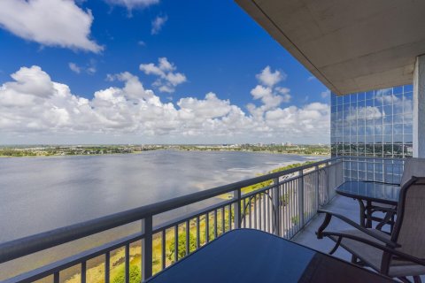 Copropriété à louer à West Palm Beach, Floride: 2 chambres, 114.55 m2 № 2191854 - photo 12