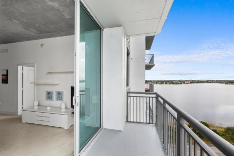 Copropriété à louer à West Palm Beach, Floride: 2 chambres, 114.55 m2 № 2191854 - photo 2