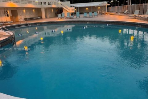 Condominio en alquiler en Miami Beach, Florida, 1 dormitorio, 67.45 m2 № 2176426 - foto 11