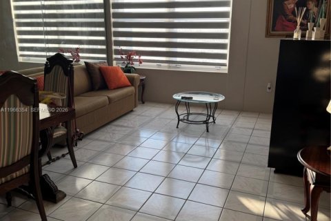 Condominio en alquiler en Miami Beach, Florida, 1 dormitorio, 67.45 m2 № 2176426 - foto 23