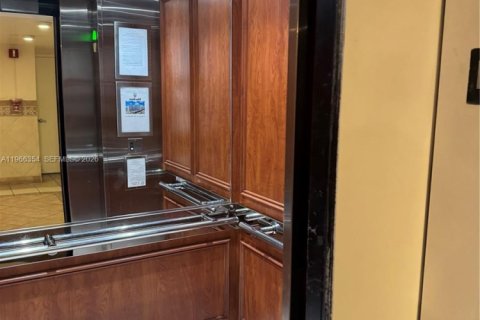 Condominio en alquiler en Miami Beach, Florida, 1 dormitorio, 67.45 m2 № 2176426 - foto 9