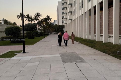 Condominio en alquiler en Miami Beach, Florida, 1 dormitorio, 67.45 m2 № 2176426 - foto 5