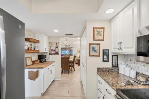 Condo in Bradenton, Florida, 2 bedrooms  № 1846448 - photo 17