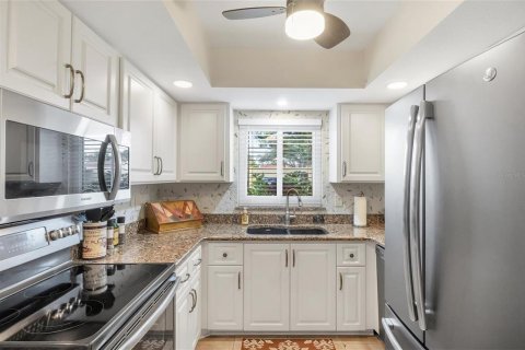 Condo in Bradenton, Florida, 2 bedrooms  № 1846448 - photo 16