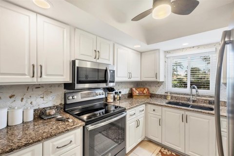 Condo in Bradenton, Florida, 2 bedrooms  № 1846448 - photo 15