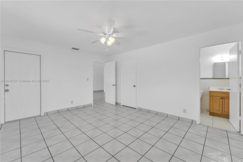 Commercial property in Hollywood, Florida 178 sq.m. № 1850695 - photo 30
