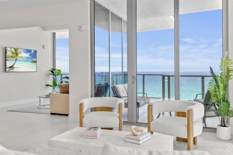 Condominio en venta en Riviera Beach, Florida, 2 dormitorios, 191.84 m2 № 2158348 - foto 11