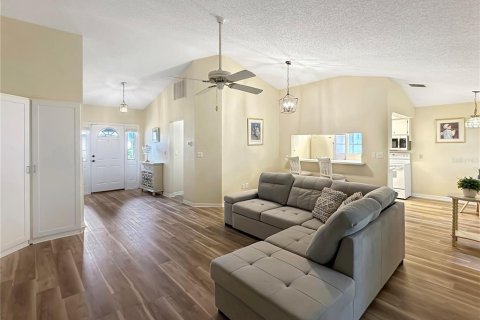 House in Largo, Florida 2 bedrooms, 105.63 sq.m. № 1884194 - photo 2