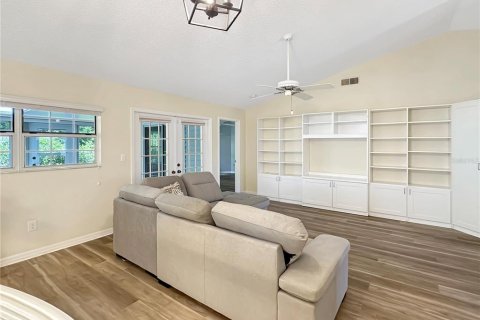 House in Largo, Florida 2 bedrooms, 105.63 sq.m. № 1884194 - photo 3