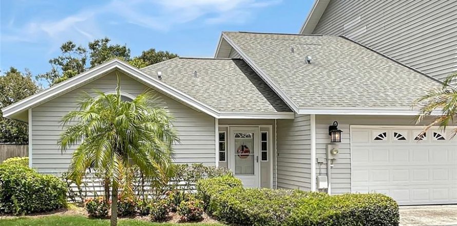 House in Largo, Florida 2 bedrooms, 105.63 sq.m. № 1884194