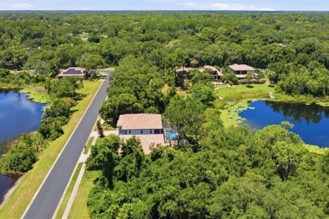 House in DeLand, Florida 3 bedrooms, 262.36 sq.m. № 2220801 - photo 8