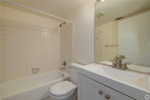 Propiedad comercial en venta en Gainesville, Florida, 571.16 m2 № 2155719 - foto 6