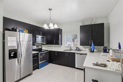 Купить виллу или дом в Майами, Флорида 6 спален, 177.07м2, № 2048720 - фото 17