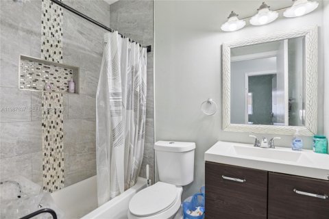 Купить виллу или дом в Майами, Флорида 6 спален, 177.07м2, № 2048720 - фото 19