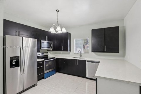 Купить виллу или дом в Майами, Флорида 6 спален, 177.07м2, № 2048720 - фото 6