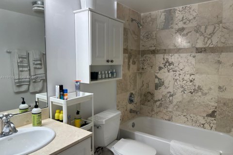 Купить кондоминиум в Майами-Бич, Флорида 2 спальни, 100.15м2, № 2053688 - фото 5