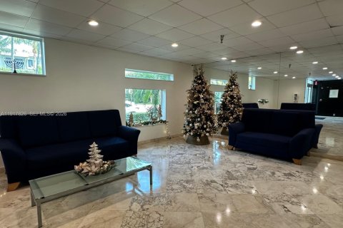 Купить кондоминиум в Майами-Бич, Флорида 2 спальни, 100.15м2, № 2053688 - фото 10