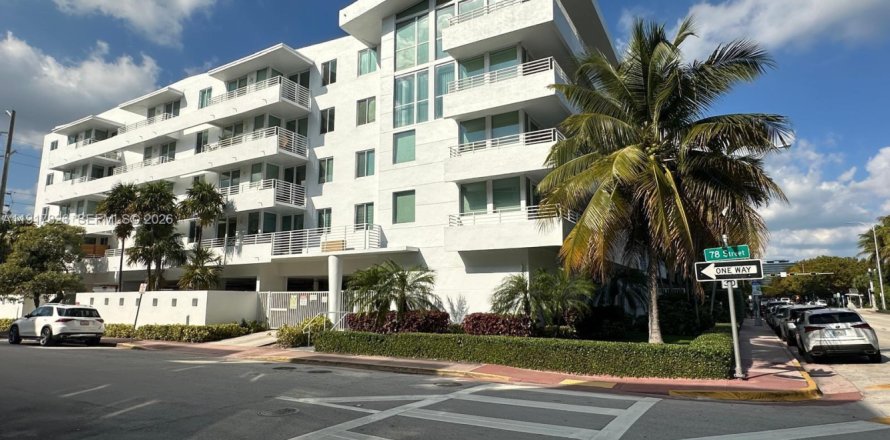 Кондоминиум с 2 спальнями в Майами-Бич, Флорида № 2053688