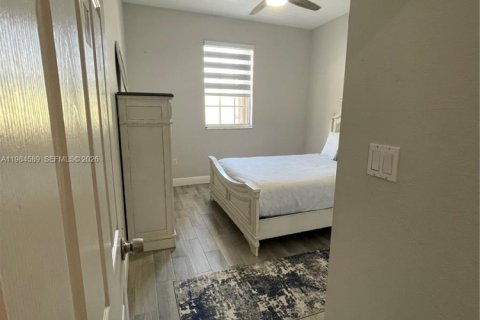 Touwnhouse à vendre à Cutler Bay, Floride: 4 chambres, 159.05 m2 № 2044861 - photo 16
