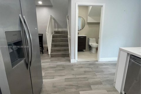 Touwnhouse à vendre à Cutler Bay, Floride: 4 chambres, 159.05 m2 № 2044861 - photo 3