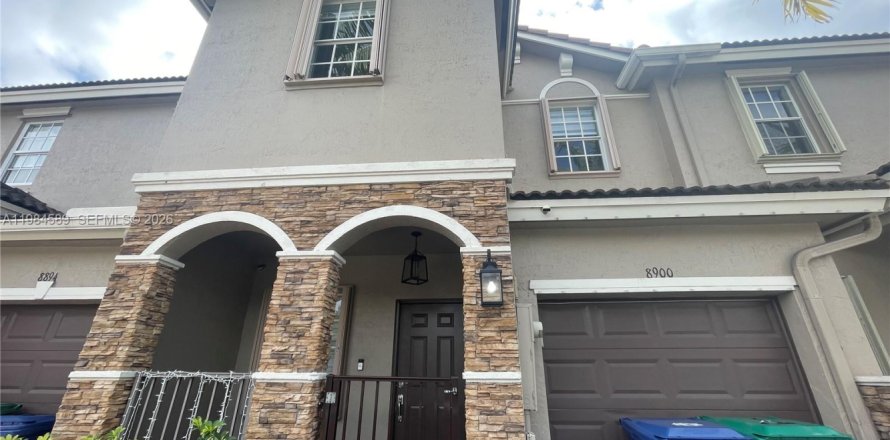 Touwnhouse à Cutler Bay, Floride 4 chambres, 159.05 m2 № 2044861