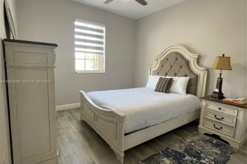 Touwnhouse à vendre à Cutler Bay, Floride: 4 chambres, 159.05 m2 № 2044861 - photo 17