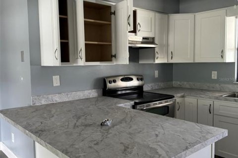 Villa ou maison à vendre à Zephyrhills, Floride: 3 chambres, 145.86 m2 № 2304701 - photo 2