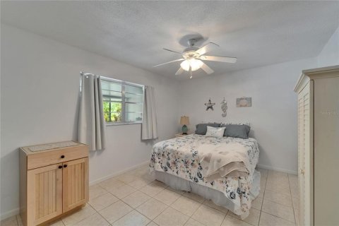 House in Sun City Center, Florida 3 bedrooms, 139.73 sq.m. № 1762088 - photo 21