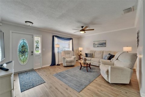 House in Sun City Center, Florida 3 bedrooms, 139.73 sq.m. № 1762088 - photo 6