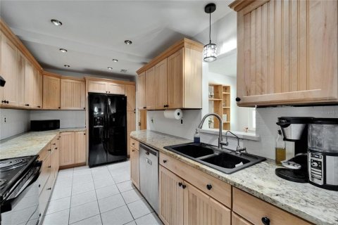 House in Sun City Center, Florida 3 bedrooms, 139.73 sq.m. № 1762088 - photo 11