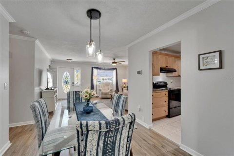 House in Sun City Center, Florida 3 bedrooms, 139.73 sq.m. № 1762088 - photo 8