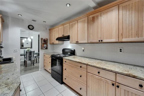 House in Sun City Center, Florida 3 bedrooms, 139.73 sq.m. № 1762088 - photo 12