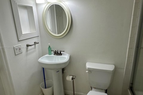 Condo in Miami, Florida, 3 bedrooms  № 1732087 - photo 18