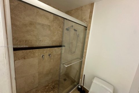 Condo in Miami, Florida, 3 bedrooms  № 1732087 - photo 16
