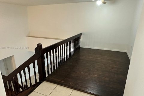 Condo in Miami, Florida, 3 bedrooms  № 1732087 - photo 5