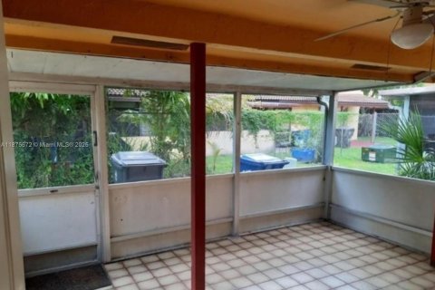 Купить таунхаус в Лодердейл-Лейкс, Флорида 3 спальни, 152.36м2, № 1926797 - фото 5