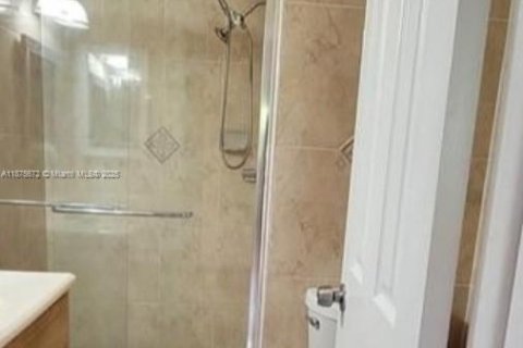 Купить таунхаус в Лодердейл-Лейкс, Флорида 3 спальни, 152.36м2, № 1926797 - фото 6