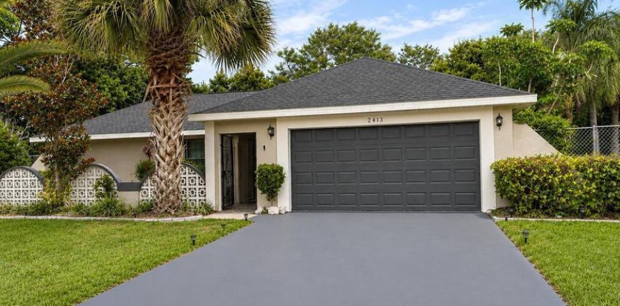 Casa en Port St. Lucie, Florida 3 dormitorios, 177.72 m2 № 2295673