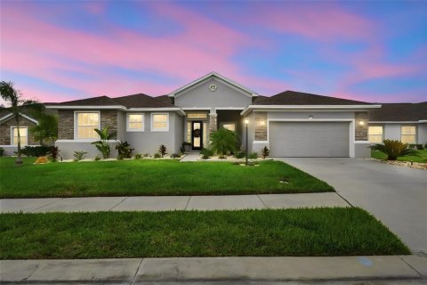 Villa ou maison à Lakeland, Floride 4 chambres, 267.74 m2 № 2348059