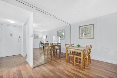 Condo in North Lauderdale, Florida, 1 bedroom № 2246374 - photo 14