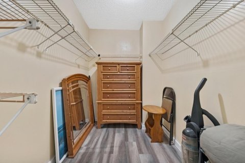 Condo in North Lauderdale, Florida, 1 bedroom № 2246374 - photo 19
