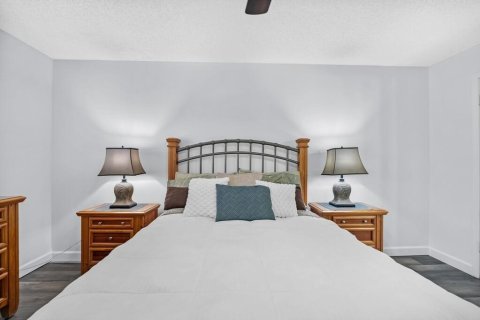 Condo in North Lauderdale, Florida, 1 bedroom № 2246374 - photo 9