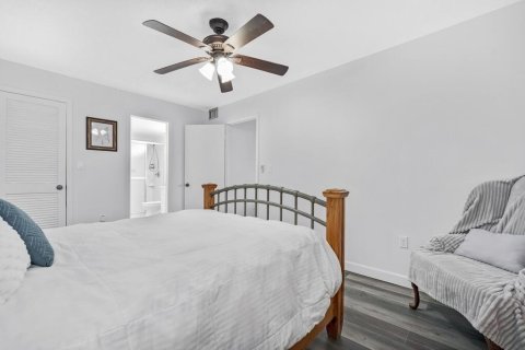 Condo in North Lauderdale, Florida, 1 bedroom № 2246374 - photo 10