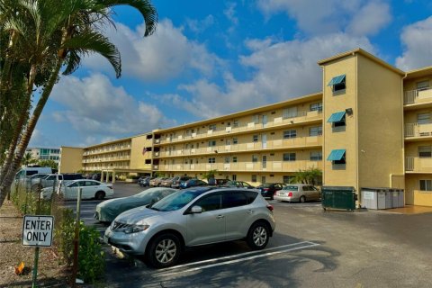 Condominio en venta en Boynton Beach, Florida, 2 dormitorios, 107.12 m2 № 1179480 - foto 1