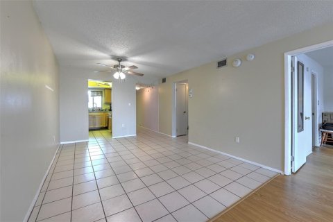 Condo in Bradenton, Florida, 2 bedrooms  № 1114796 - photo 16