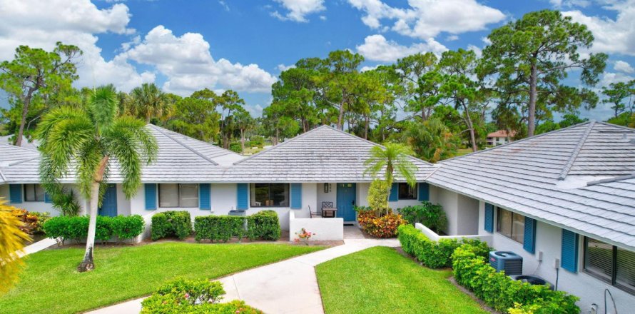 Townhouse in Palm Beach Gardens, Florida 2 bedrooms, 105.44 sq.m. № 2184599