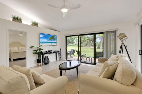 Townhouse in Palm Beach Gardens, Florida 2 bedrooms, 105.44 sq.m. № 2184599 - photo 12