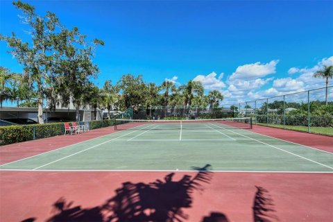Condo in Sarasota, Florida, 2 bedrooms  № 1425862 - photo 25