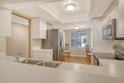 Condo in Sarasota, Florida, 2 bedrooms  № 1425862 - photo 9